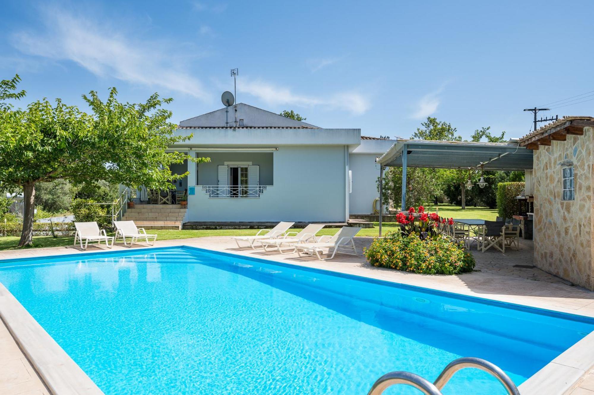Villa Nefeli With Private Pool By Konnect Dassia  Extérieur photo